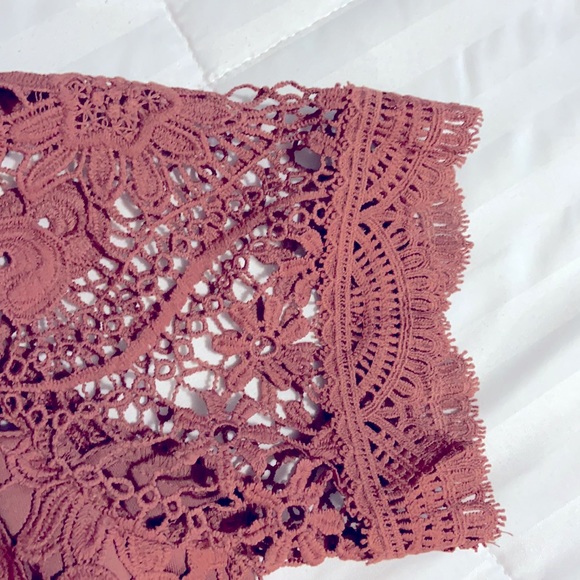 Size 6 Mauve colored,crochet and lace dress. - Picture 5 of 10